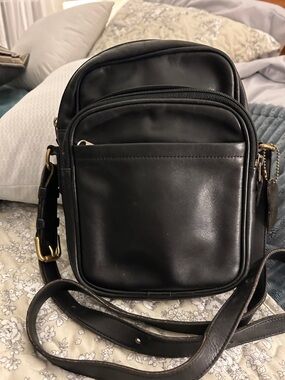 COACH BLACK HERITAGE  LEATHER  FLIGHT/CAMERA BAG.